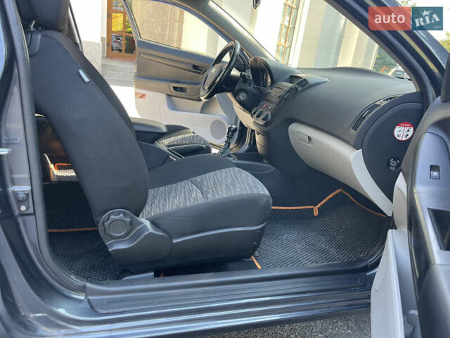 Сірий Кіа Сід, об'ємом двигуна 1.6 л та пробігом 224 тис. км за 5300 $, фото 7 на Automoto.ua