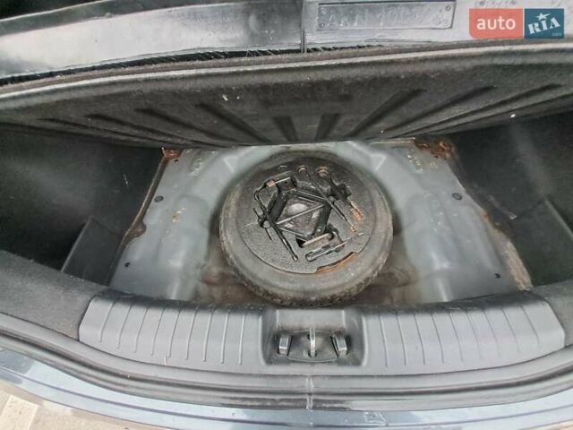 Серый Киа Сид, объемом двигателя 1.59 л и пробегом 204 тыс. км за 6300 $, фото 23 на Automoto.ua