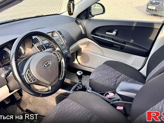 Сірий Кіа Сід, об'ємом двигуна 1.6 л та пробігом 216 тис. км за 5900 $, фото 5 на Automoto.ua