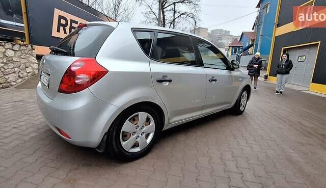 Сірий Кіа Сід, об'ємом двигуна 1.4 л та пробігом 280 тис. км за 4500 $, фото 2 на Automoto.ua