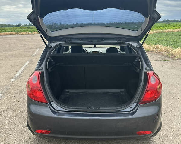 Серый Киа Сид, объемом двигателя 1.4 л и пробегом 260 тыс. км за 5200 $, фото 4 на Automoto.ua