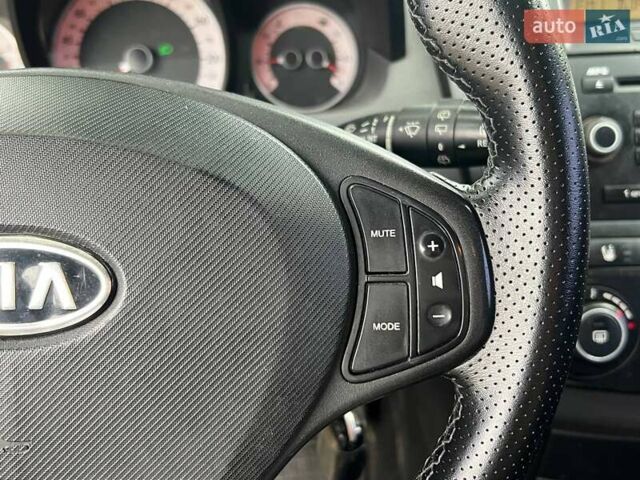 Серый Киа Сид, объемом двигателя 1.4 л и пробегом 247 тыс. км за 4490 $, фото 15 на Automoto.ua