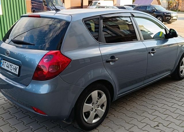 Сірий Кіа Сід, об'ємом двигуна 1.4 л та пробігом 210 тис. км за 4800 $, фото 3 на Automoto.ua