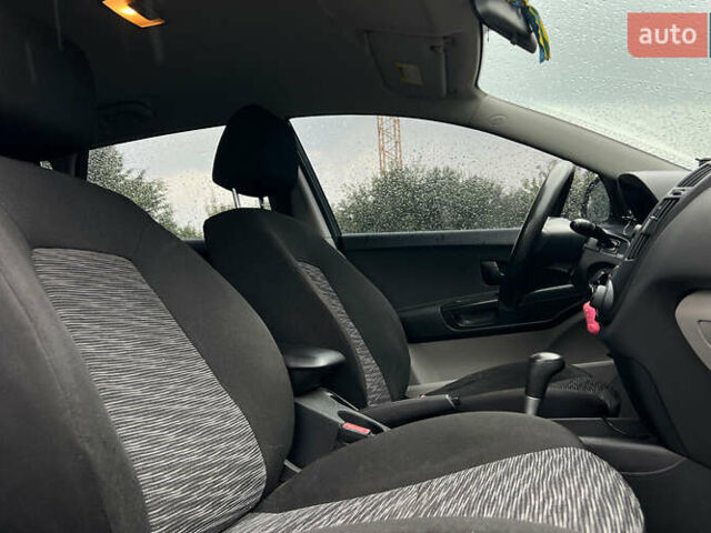 Серый Киа Сид, объемом двигателя 1.6 л и пробегом 167 тыс. км за 6600 $, фото 16 на Automoto.ua