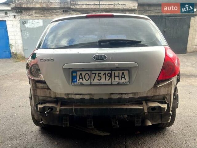 Серый Киа Сид, объемом двигателя 1.6 л и пробегом 141 тыс. км за 2000 $, фото 2 на Automoto.ua