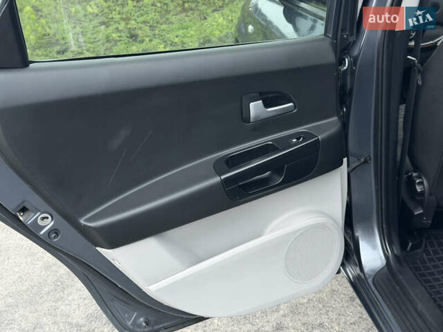 Серый Киа Сид, объемом двигателя 1.59 л и пробегом 218 тыс. км за 6750 $, фото 4 на Automoto.ua