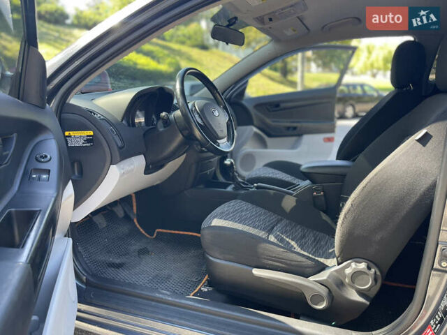 Сірий Кіа Сід, об'ємом двигуна 1.6 л та пробігом 224 тис. км за 5300 $, фото 8 на Automoto.ua