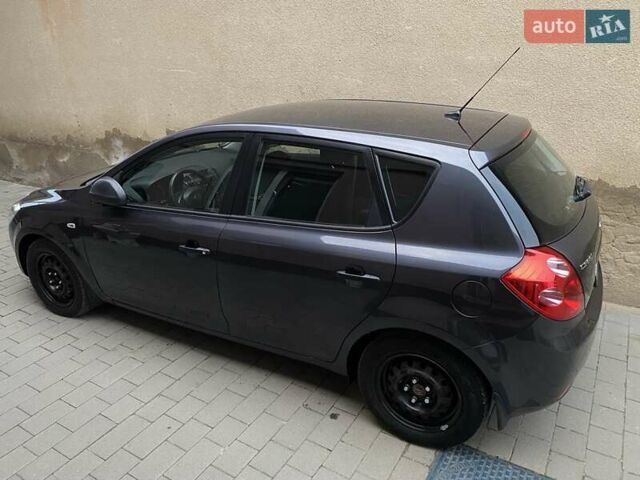 Серый Киа Сид, объемом двигателя 1.4 л и пробегом 145 тыс. км за 7500 $, фото 27 на Automoto.ua