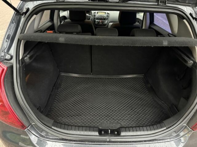 Серый Киа Сид, объемом двигателя 1.6 л и пробегом 201 тыс. км за 5300 $, фото 15 на Automoto.ua