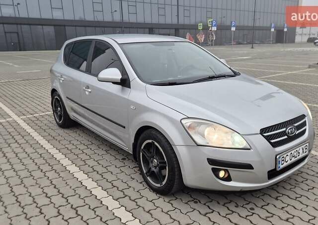 Серый Киа Сид, объемом двигателя 1.6 л и пробегом 265 тыс. км за 5599 $, фото 2 на Automoto.ua