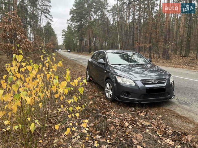 Серый Киа Сид, объемом двигателя 1.4 л и пробегом 169 тыс. км за 4200 $, фото 3 на Automoto.ua