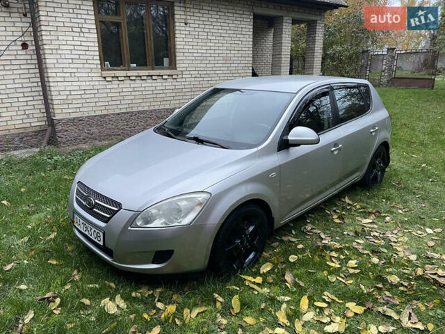 Серый Киа Сид, объемом двигателя 1.4 л и пробегом 273 тыс. км за 4800 $, фото 1 на Automoto.ua