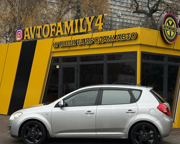Серый Киа Сид, объемом двигателя 1.4 л и пробегом 274 тыс. км за 3600 $, фото 7 на Automoto.ua