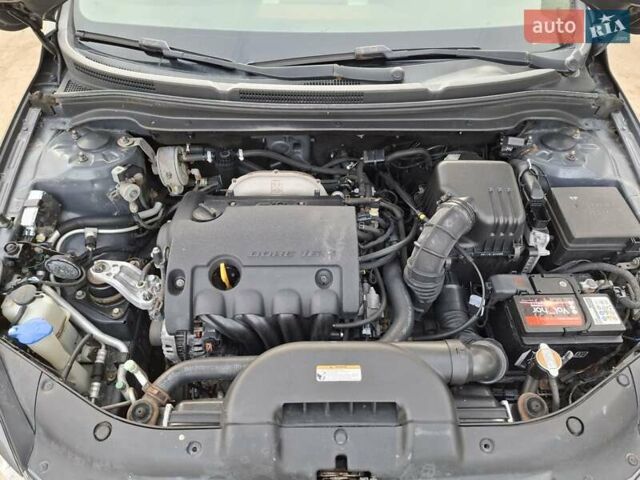 Серый Киа Сид, объемом двигателя 1.59 л и пробегом 253 тыс. км за 5900 $, фото 16 на Automoto.ua