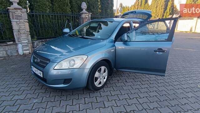 Серый Киа Сид, объемом двигателя 1.4 л и пробегом 20 тыс. км за 4600 $, фото 9 на Automoto.ua