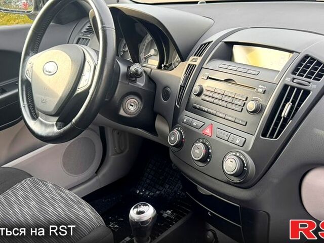 Сірий Кіа Сід, об'ємом двигуна 1.6 л та пробігом 216 тис. км за 5900 $, фото 11 на Automoto.ua