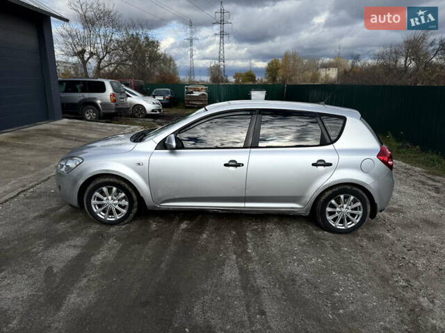 Сірий Кіа Сід, об'ємом двигуна 1.4 л та пробігом 356 тис. км за 4299 $, фото 2 на Automoto.ua