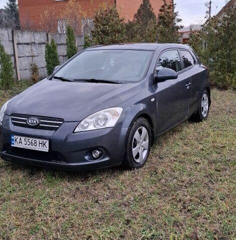 Серый Киа Сид, объемом двигателя 1.4 л и пробегом 230 тыс. км за 4800 $, фото 2 на Automoto.ua