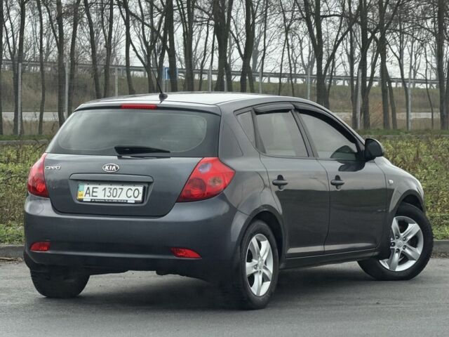 Серый Киа Сид, объемом двигателя 1.6 л и пробегом 218 тыс. км за 6750 $, фото 3 на Automoto.ua