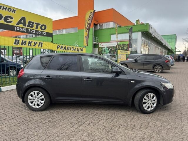 Серый Киа Сид, объемом двигателя 1.6 л и пробегом 201 тыс. км за 5300 $, фото 7 на Automoto.ua