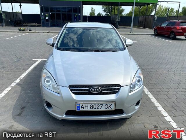 Серый Киа Сид, объемом двигателя 1.4 л и пробегом 204 тыс. км за 4800 $, фото 4 на Automoto.ua