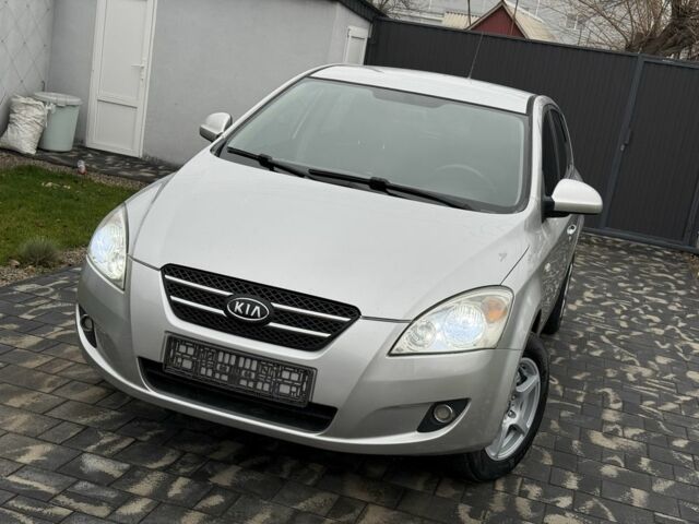 Серый Киа Сид, объемом двигателя 2 л и пробегом 191 тыс. км за 5700 $, фото 7 на Automoto.ua