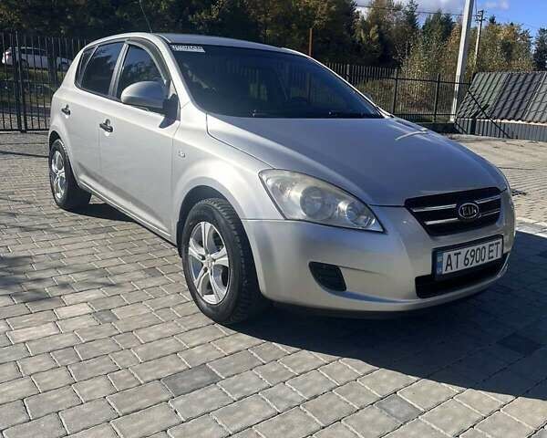 Сірий Кіа Сід, об'ємом двигуна 1.59 л та пробігом 204 тис. км за 5300 $, фото 1 на Automoto.ua