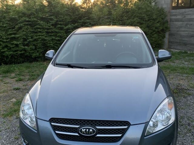Серый Киа Сид, объемом двигателя 1.4 л и пробегом 212 тыс. км за 5700 $, фото 1 на Automoto.ua