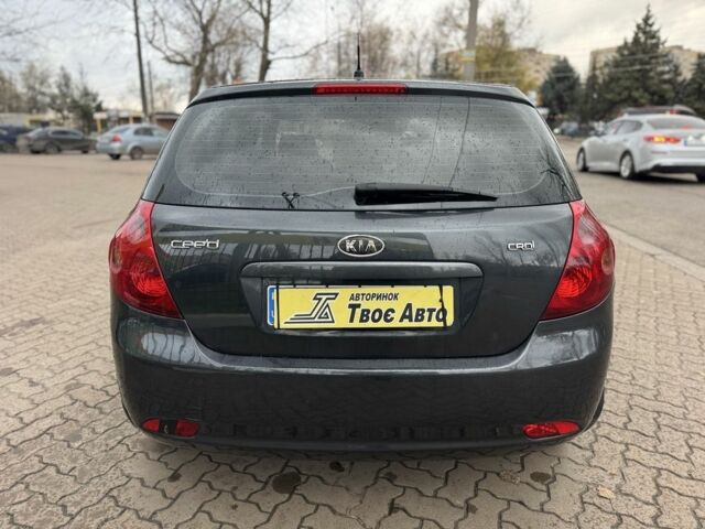 Серый Киа Сид, объемом двигателя 1.6 л и пробегом 201 тыс. км за 5300 $, фото 5 на Automoto.ua