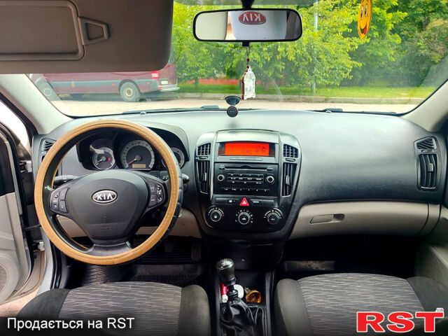 Кіа Сід 2008 у Чернігові на Automoto.ua Сірий Кіа Сід, об'ємом двигуна 1.4 л та пробігом 308 тис. км за 5000 $, фото 4 на Automoto.ua