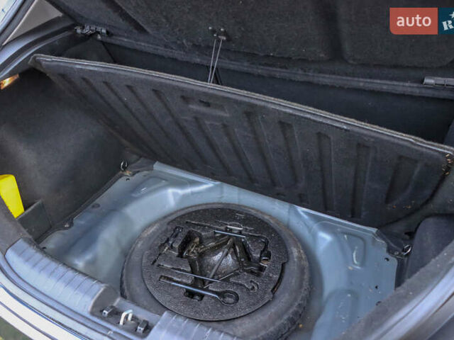 Серый Киа Сид, объемом двигателя 1.59 л и пробегом 211 тыс. км за 7000 $, фото 13 на Automoto.ua