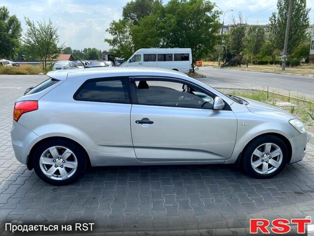 Серый Киа Сид, объемом двигателя 1.4 л и пробегом 204 тыс. км за 4800 $, фото 3 на Automoto.ua