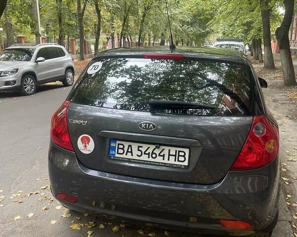 Серый Киа Сид, объемом двигателя 1.6 л и пробегом 250 тыс. км за 5700 $, фото 1 на Automoto.ua