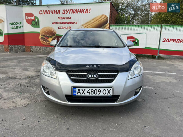 Серый Киа Сид, объемом двигателя 1.58 л и пробегом 219 тыс. км за 5100 $, фото 5 на Automoto.ua
