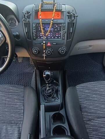Серый Киа Сид, объемом двигателя 1.4 л и пробегом 20 тыс. км за 4600 $, фото 13 на Automoto.ua