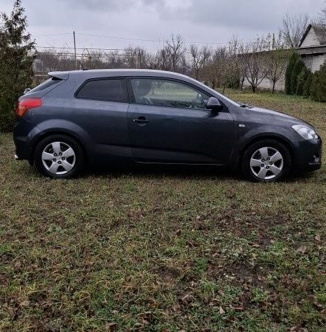 Серый Киа Сид, объемом двигателя 1.4 л и пробегом 230 тыс. км за 4800 $, фото 4 на Automoto.ua