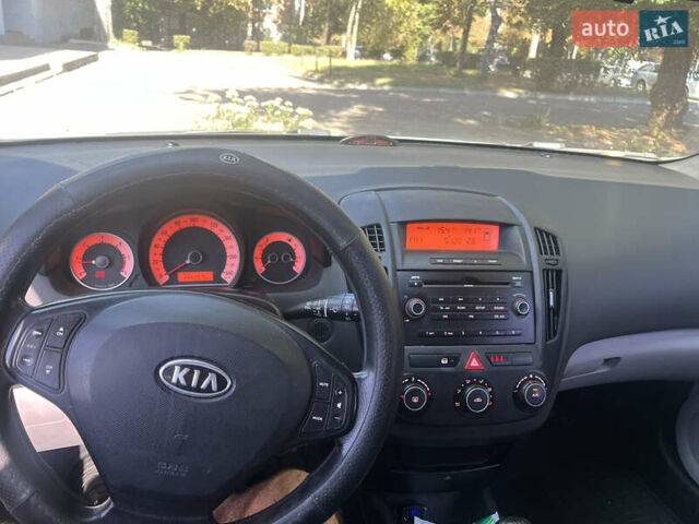 Кіа Сід 2008 у Дніпро (Дніпропетровську) на Automoto.ua Сірий Кіа Сід, об'ємом двигуна 1.59 л та пробігом 145 тис. км за 6500 $, фото 5 на Automoto.ua