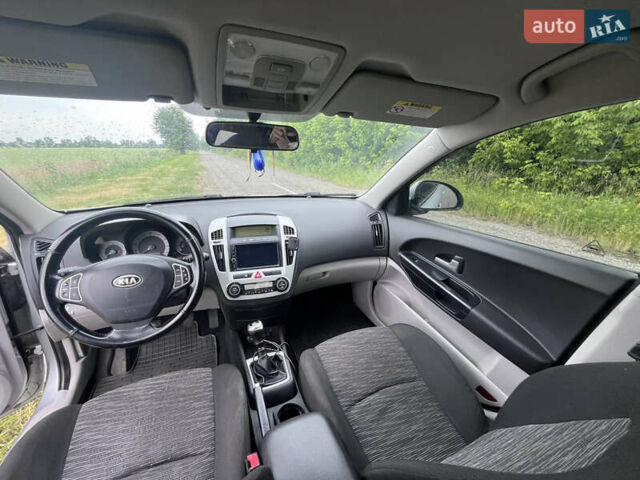 Сірий Кіа Сід, об'ємом двигуна 1.6 л та пробігом 230 тис. км за 5500 $, фото 20 на Automoto.ua