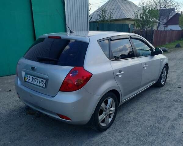 Серый Киа Сид, объемом двигателя 2 л и пробегом 184 тыс. км за 5900 $, фото 3 на Automoto.ua