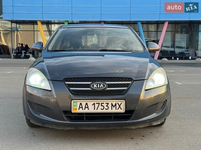 Сірий Кіа Сід, об'ємом двигуна 1.59 л та пробігом 231 тис. км за 4400 $, фото 1 на Automoto.ua