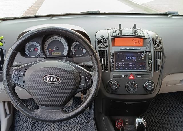 Сірий Кіа Сід, об'ємом двигуна 1.4 л та пробігом 210 тис. км за 4800 $, фото 13 на Automoto.ua