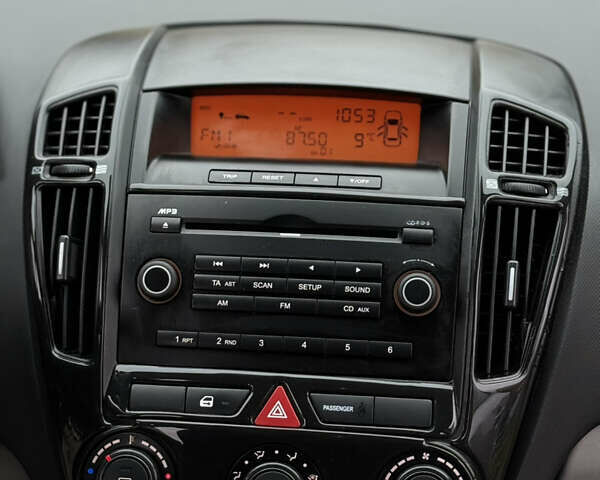 Серый Киа Сид, объемом двигателя 1.4 л и пробегом 274 тыс. км за 3600 $, фото 13 на Automoto.ua