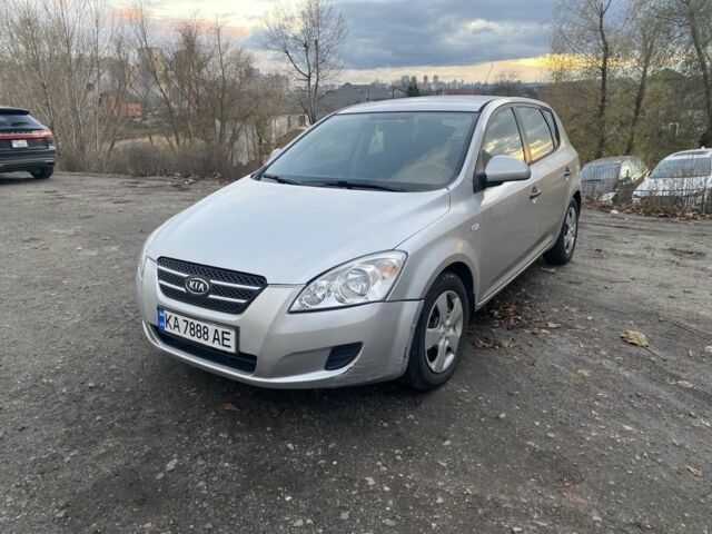Серый Киа Сид, объемом двигателя 1.4 л и пробегом 225 тыс. км за 2999 $, фото 1 на Automoto.ua