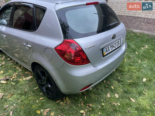 Серый Киа Сид, объемом двигателя 1.4 л и пробегом 273 тыс. км за 4800 $, фото 21 на Automoto.ua