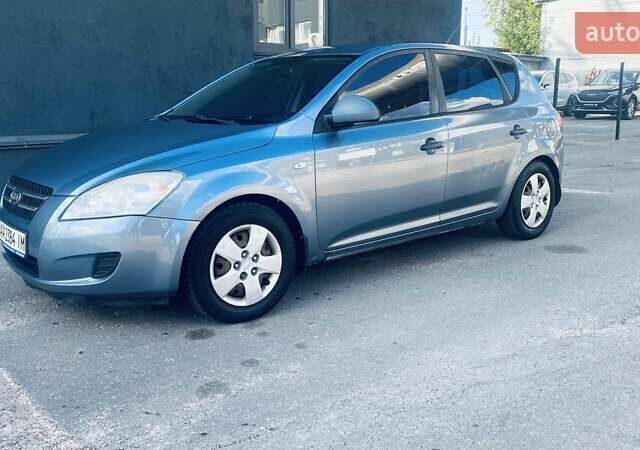 Серый Киа Сид, объемом двигателя 1.58 л и пробегом 250 тыс. км за 5500 $, фото 15 на Automoto.ua