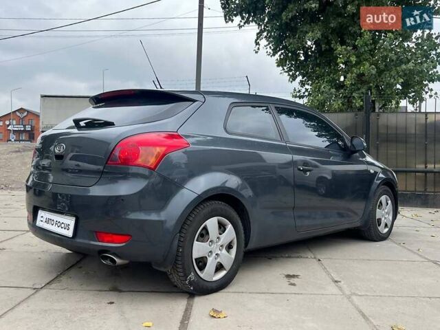 Серый Киа Сид, объемом двигателя 1.4 л и пробегом 247 тыс. км за 4990 $, фото 6 на Automoto.ua