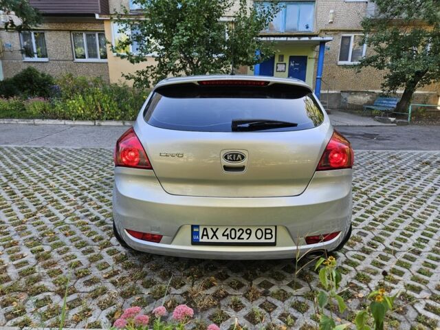 Серый Киа Сид, объемом двигателя 1.4 л и пробегом 287 тыс. км за 4500 $, фото 3 на Automoto.ua