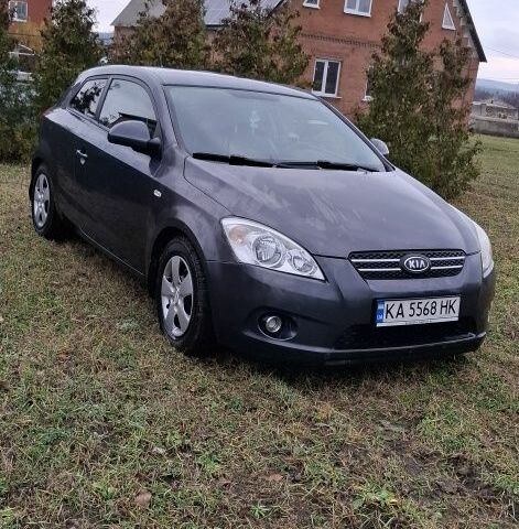 Серый Киа Сид, объемом двигателя 1.4 л и пробегом 230 тыс. км за 4800 $, фото 3 на Automoto.ua