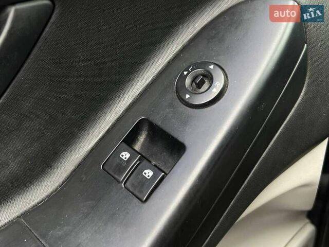 Серый Киа Сид, объемом двигателя 1.4 л и пробегом 247 тыс. км за 4490 $, фото 23 на Automoto.ua