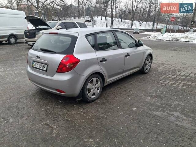 Серый Киа Сид, объемом двигателя 1.4 л и пробегом 190 тыс. км за 3999 $, фото 10 на Automoto.ua